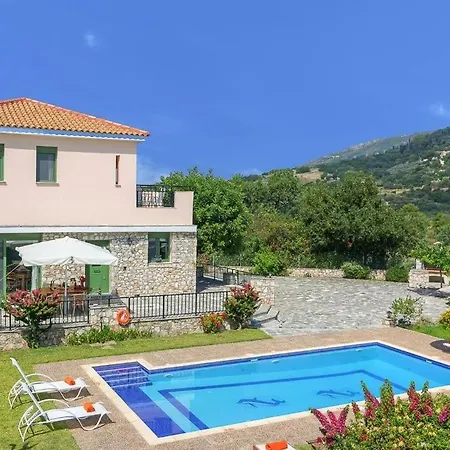 Skala Sleeps 7 Pool Air Con Wifi Villa *