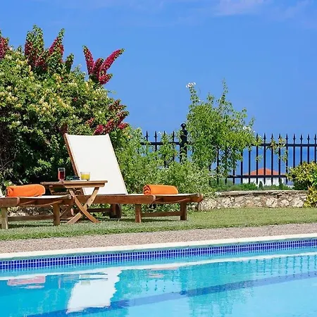 Skala Sleeps 7 Pool Air Con Wifi