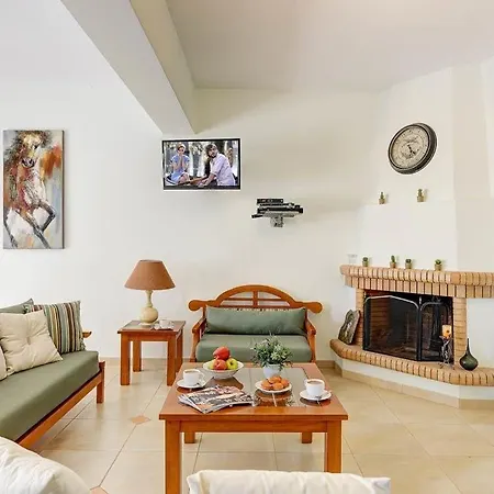 Skala Sleeps 7 Pool Air Con Wifi Villa